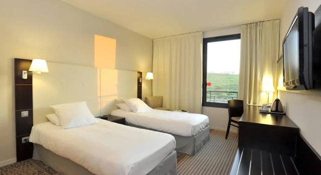 Двухместный номер Superior с видом на сад Mercure Aix-en-Provence La Duranne Gare TGV