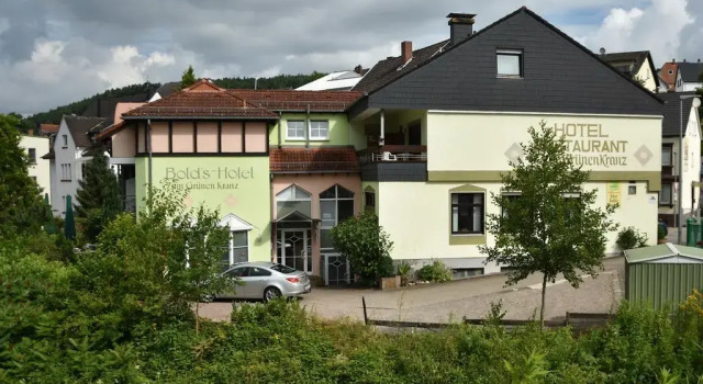Bold´S Hotel-Restaurant "Zum Grünen Kranz", Забронировать Отель Родальбен Пфальцский Лес