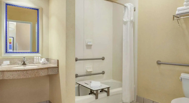 Номер Standard Homewood Suites by Hilton - Oakland Waterfront