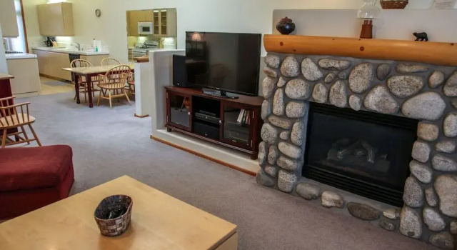 Snowcreek V 933 Bright and Spacious, Private BBQ, Washer Dryer, Pet-Friendly by RedAwning
