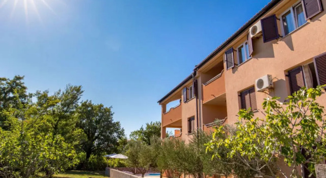 Apartment Tea Bardonecchia 30749, Varaa Huoneisto Hotellit Kvarner Islands uima-altaalla, Uima-allas
