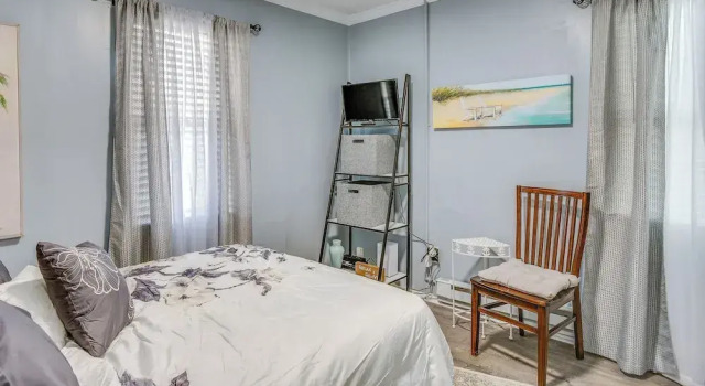 Hampton Vacation Rental: Central Location, Patio, Book Hotel 3-stjernede hoteller i Hampton, 3*