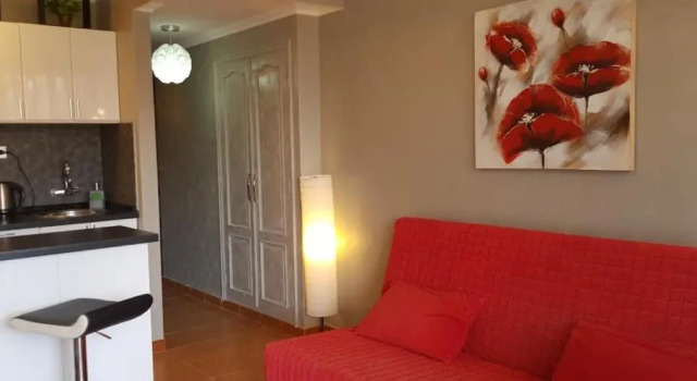 5 min walk to Gold Mile and 7min to best Las Americas Beach WiFi, Забронировать Отель Отели Плайя-де-лаc-Америкас с парковкой, рядом с Лос-Христианос, Парковка