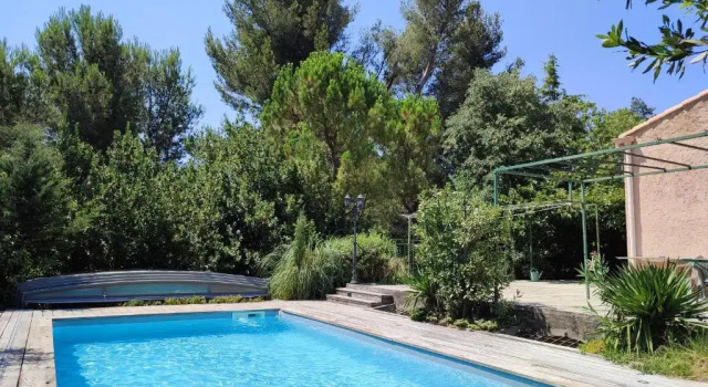 Villa avec piscine privée, Забронировать Вилла Отели Буш-дю-Рон с парковкой, Парковка