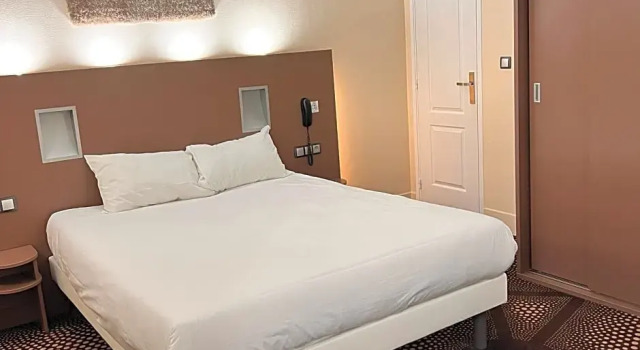 Номер Privilege Grand Hôtel de Valenciennes