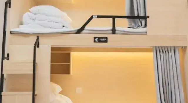 Кровать в общем номере (женский номер) Never mind Youth Space B&B
