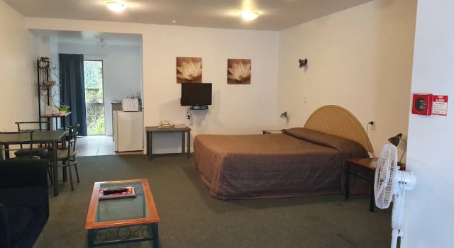 Lake Point Motel