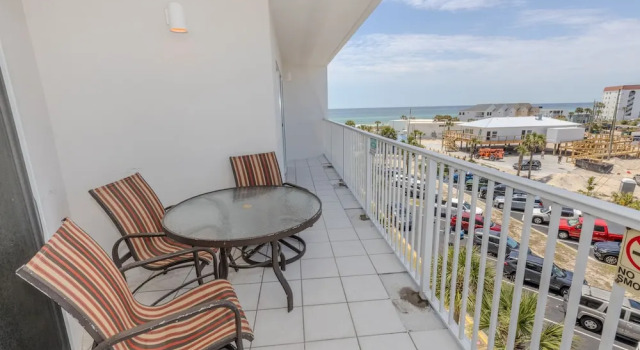 Номер Standard Seacrest 509 is a 2 BR Gulfside on Okaloosa Island by RedAwning
