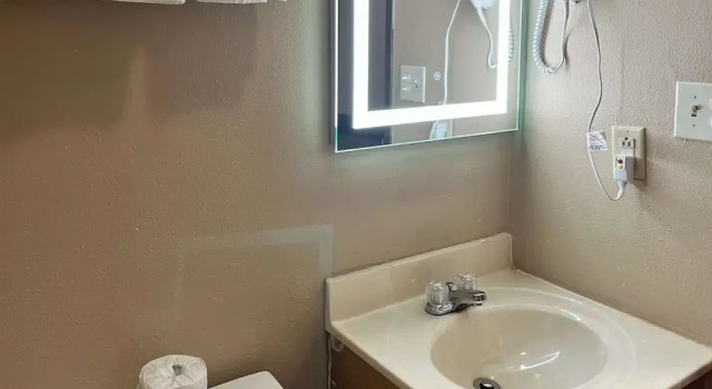 Четырёхместный номер Deluxe Motel 6 Litchfield, IL
