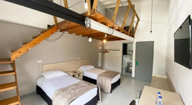 Четырёхместный номер Standard Дуплекс Pixel House Hotel