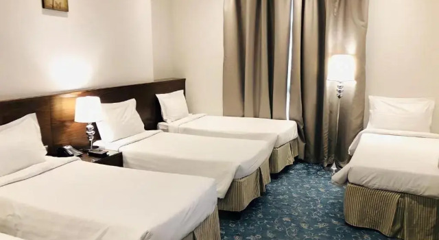 Пятиместный номер Standard Zaha Al Munawara Hotel