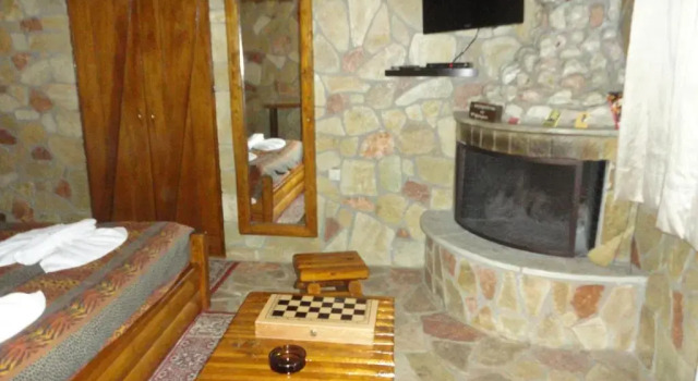 Faraggi Guesthouse, Buchen Sie Hotel Kalavryta Aroania