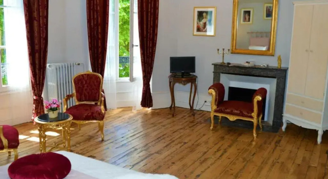 Gîte 2 pers. avec terrasse, WIFI, proche des châteaux - FR-1-381-508, Book Hotel Chinon 