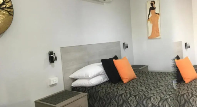 Двухместный номер Deluxe Golden Palms Motor Inn