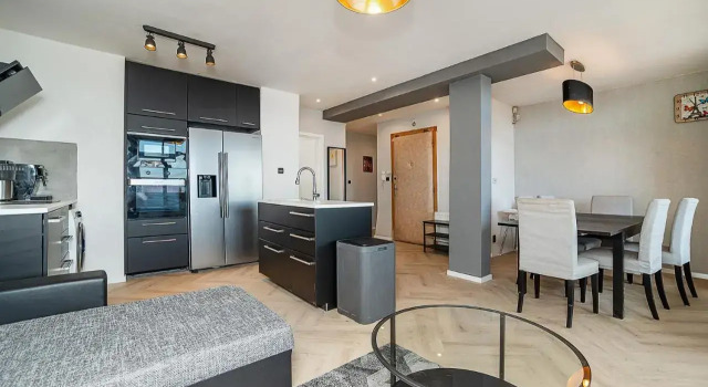 Big 4-bedroom flat, terrace with great Vítkov view