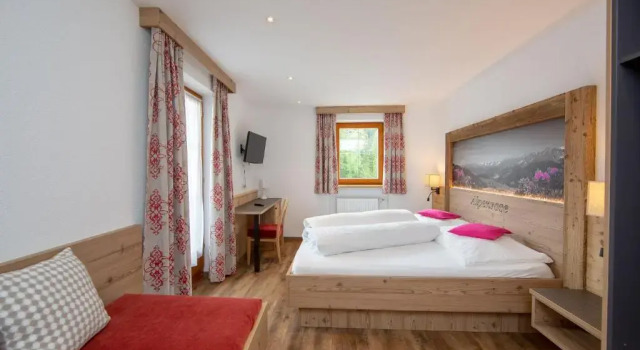 Трёхместный номер Standard с балконом Haus Alpenrose