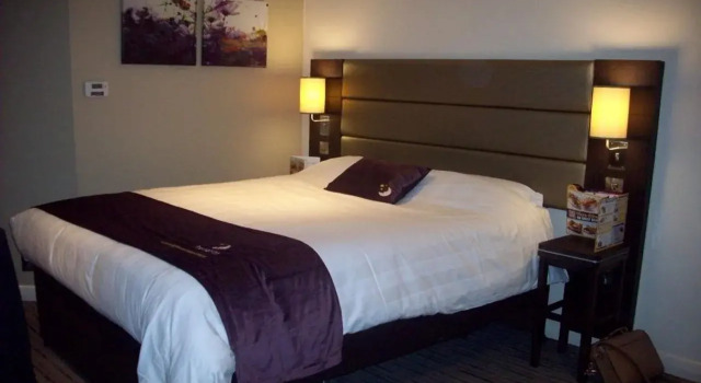 Premier Inn Milton Keynes Sw[furzton Lake], Забронировать Отель Отели Бакингемшир с парковкой, Парковка