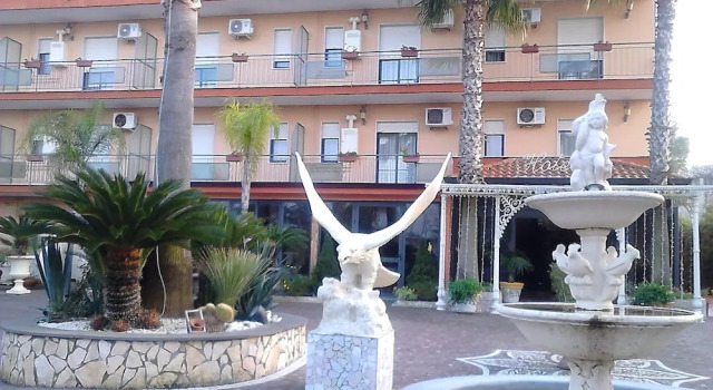 Полулюкс с балконом Hotel Happy Days