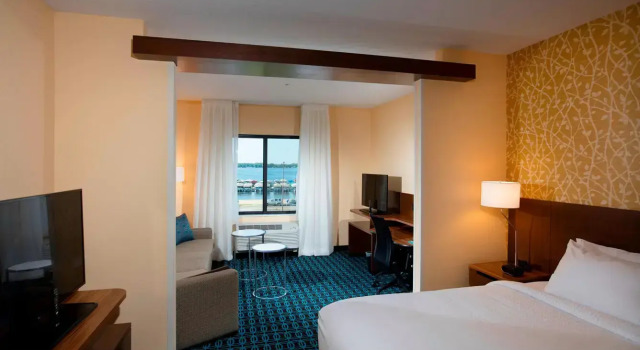 Люкс Fairfield Inn & Suites by Marriott Detroit Lakes