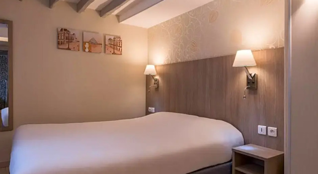 Номер Standard LOuest Hotel