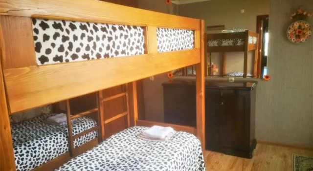 Кровать в общем номере Hostel Sadu Kutaisi