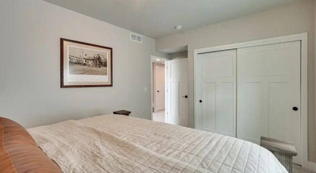 Апартаменты Family-friendly Townhome ~ 2 Mi to Windsor Lake!