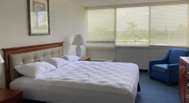 Люкс Miami Gardens Inn & Suites
