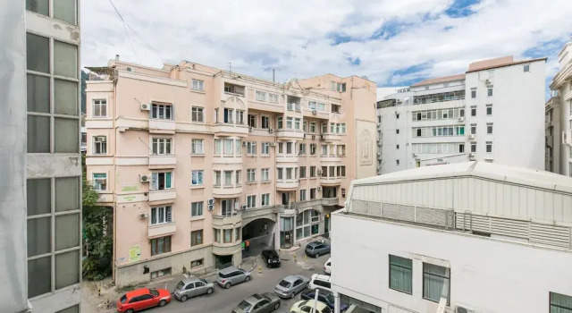 Freedom Square Apartment With View