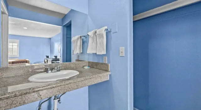 Четырёхместный номер Superior American Executive Inn Mesa