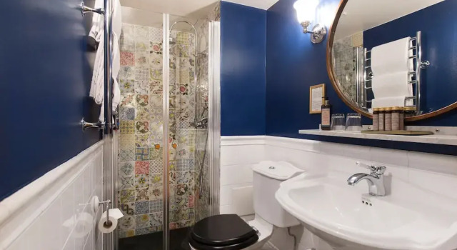Двухместный Капитанский номер Small Victory Hotel