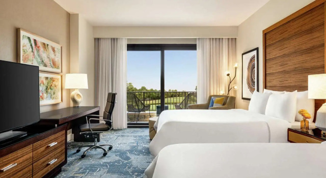 Четырёхместный номер Standard с балконом The Woodlands Resort, Curio Collection by Hilton