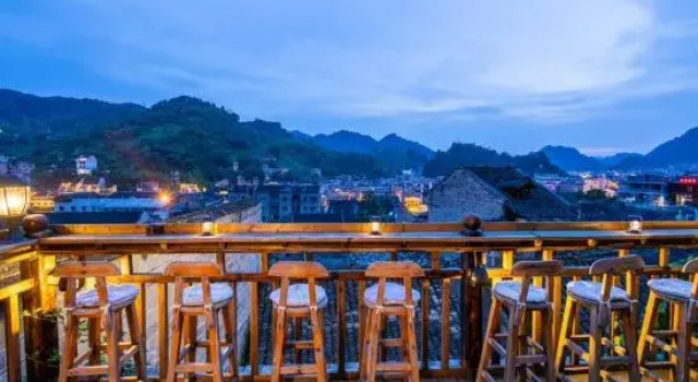 Zhenyuan Beautiful Riverside Residence (Zhusheng Bridge), Prenota Hotel Qiandongnan Cina
