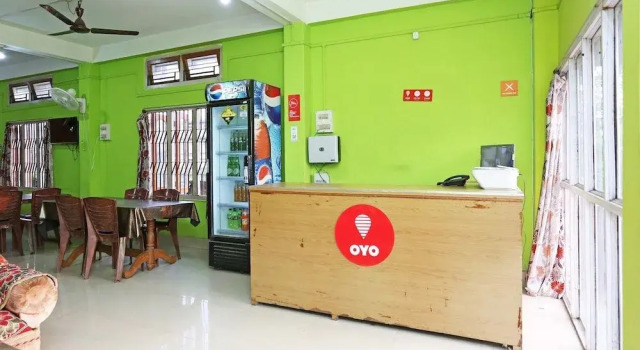 OYO 9800 Shree Krishna Guest House, Book Pension Gæstehuse i Assam, Pension