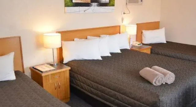 Пятиместный люкс с 2 комнатами Arkana Motor Inn & Terrace Apartments