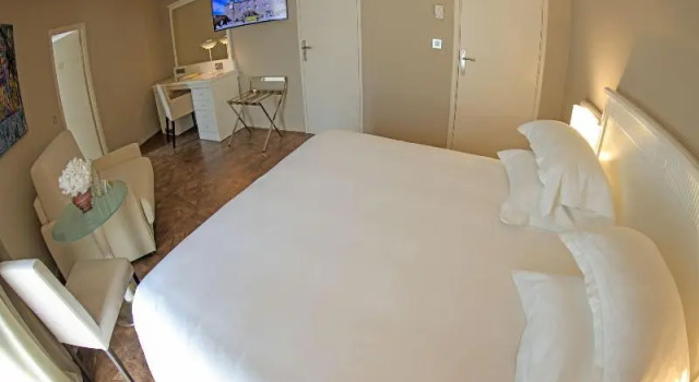 Номер Comfort Hôtel LAbbaye