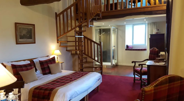 Трёхместный номер Standard Мансарда Manoir de Kergrech