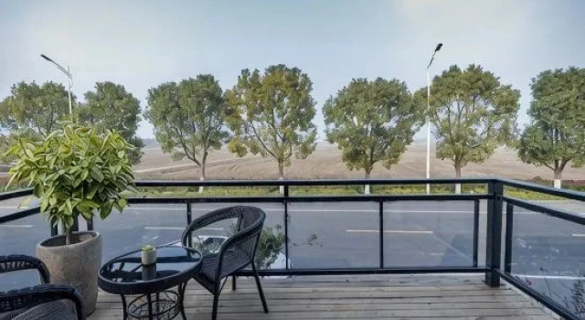 Half acre Bookfield Homestay in Suzhou, Book Hotel Hoteller i Jiangsu med parkering, Parkering