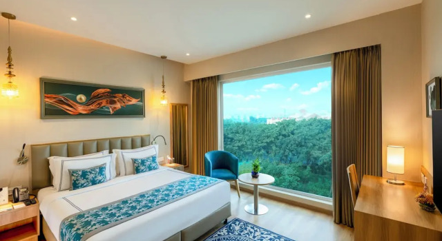 Двухместный номер Deluxe ExpoInn Suites and Convention