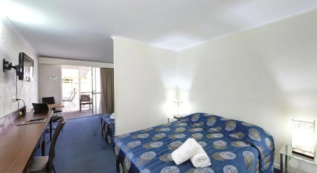 Двухместный люкс с балконом Alexandra Park Motor Inn