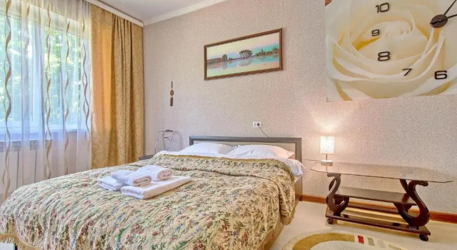 Cozy apartment on Rozybakiev 145. Atakent