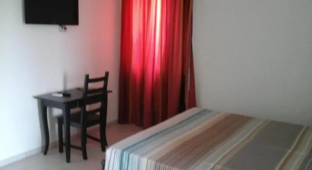 White Room, Book Hotel Hoteller i Ruoti med parkering, Parkering