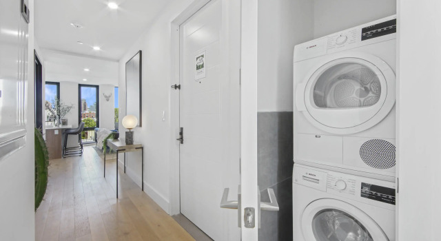 149BK-601 NEW PH 2BR-2Bath Private Rooftop W D, Забронировать Отель Отели Нью-Йоркской агломерации с парковкой, Парковка