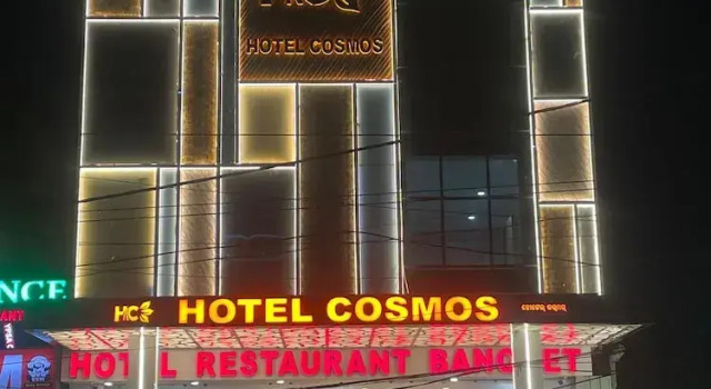 Hotel Cosmos, Rezerwuj Hotel Hotele w Bhubaneshwar z parkingiem, Parking