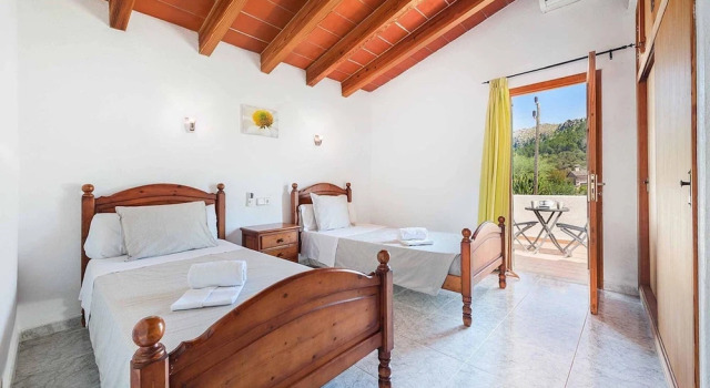Villa - 5 Bedrooms with Pool and WiFi - 108761