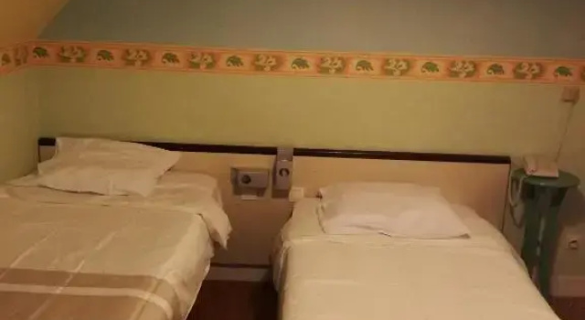 Standard Twin room Hôtel proche Cherbourg Hôtel lEden à Brix