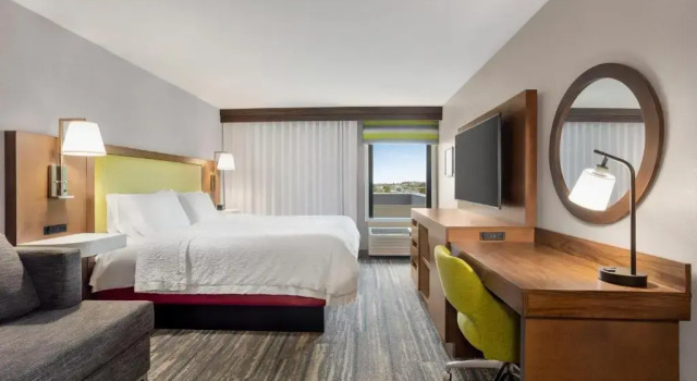 Номер Hampton Inn Milwaukee Brookfield