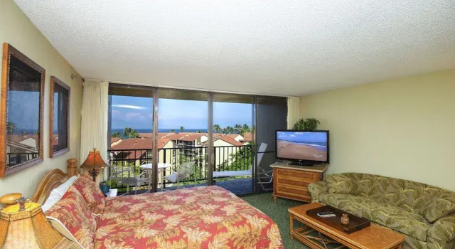 Kaanapali Shores Studio 742 Studio Bedroom Condo by RedAwning