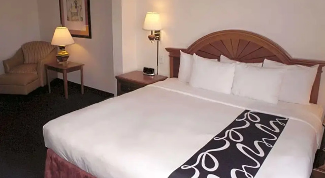 Люкс Deluxe La Quinta by Wyndham Omaha Airport Downtown