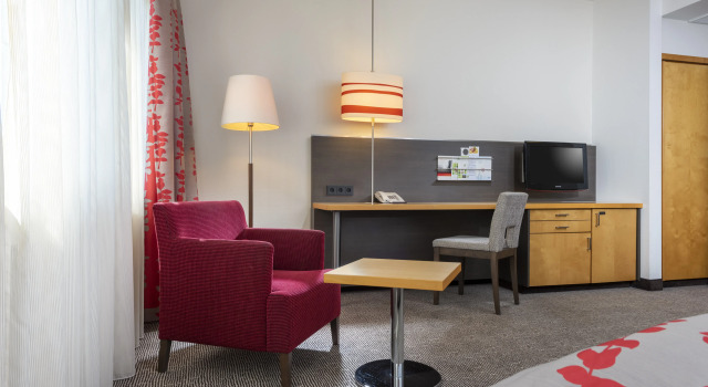 Sunday Hotel Frankfurt Airport - Neu-Isenburg, Забронировать Отель Бизнес-отели Ной-Изенбург, 4* 5*