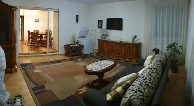 Apartament 4 camere faleza nord